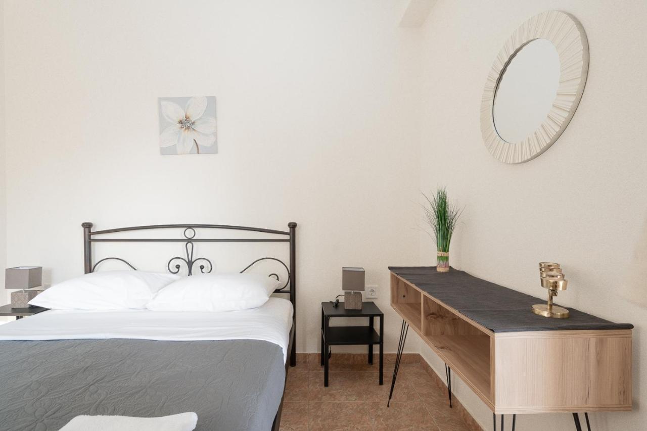 Mtc-Sfs Apartment By The Sea And Airport Pórto Ráfti Extérieur photo